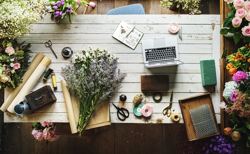 Small-space plant arrangements